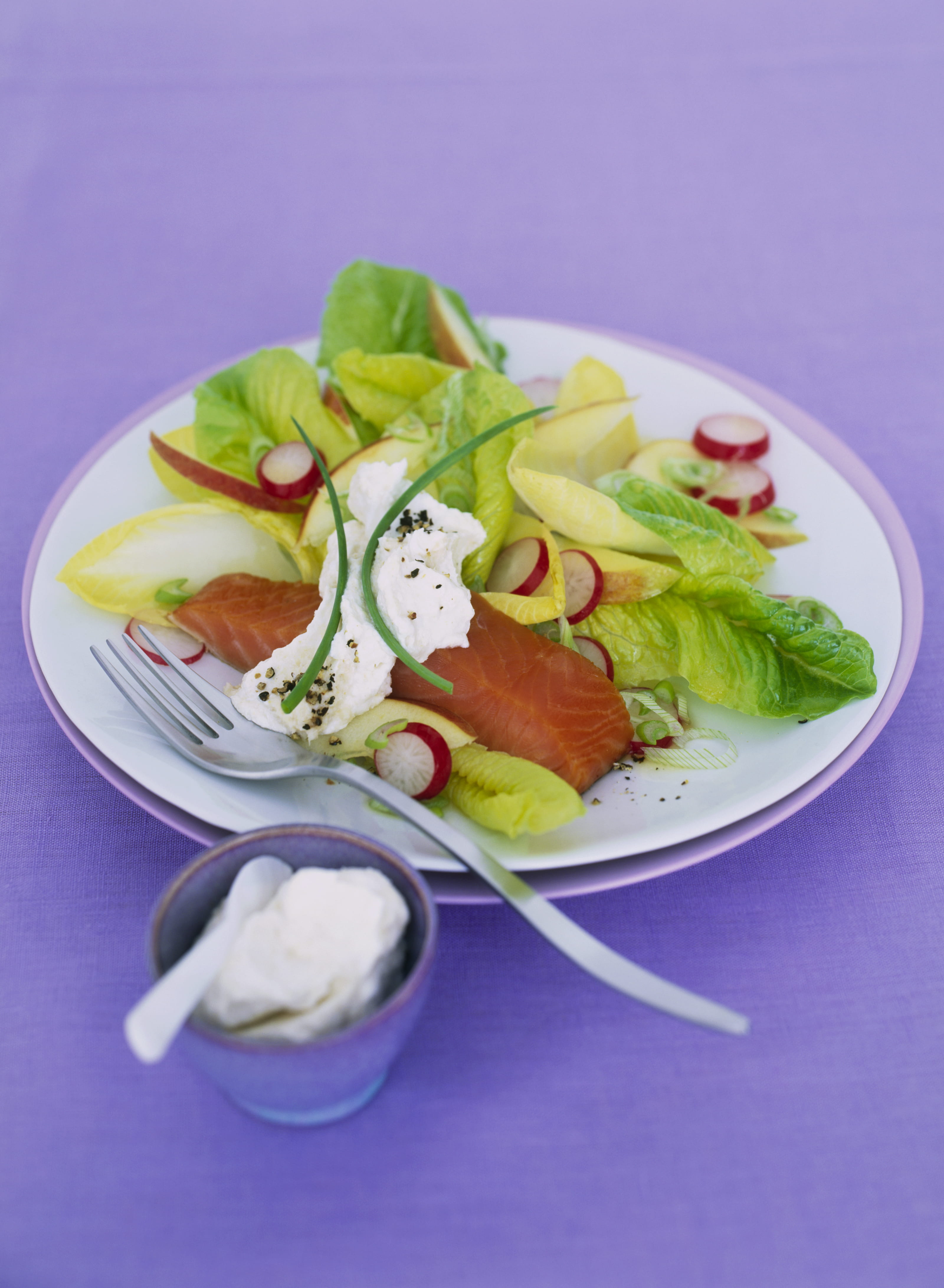 Lachs-Salat mit Meerrettichschaum