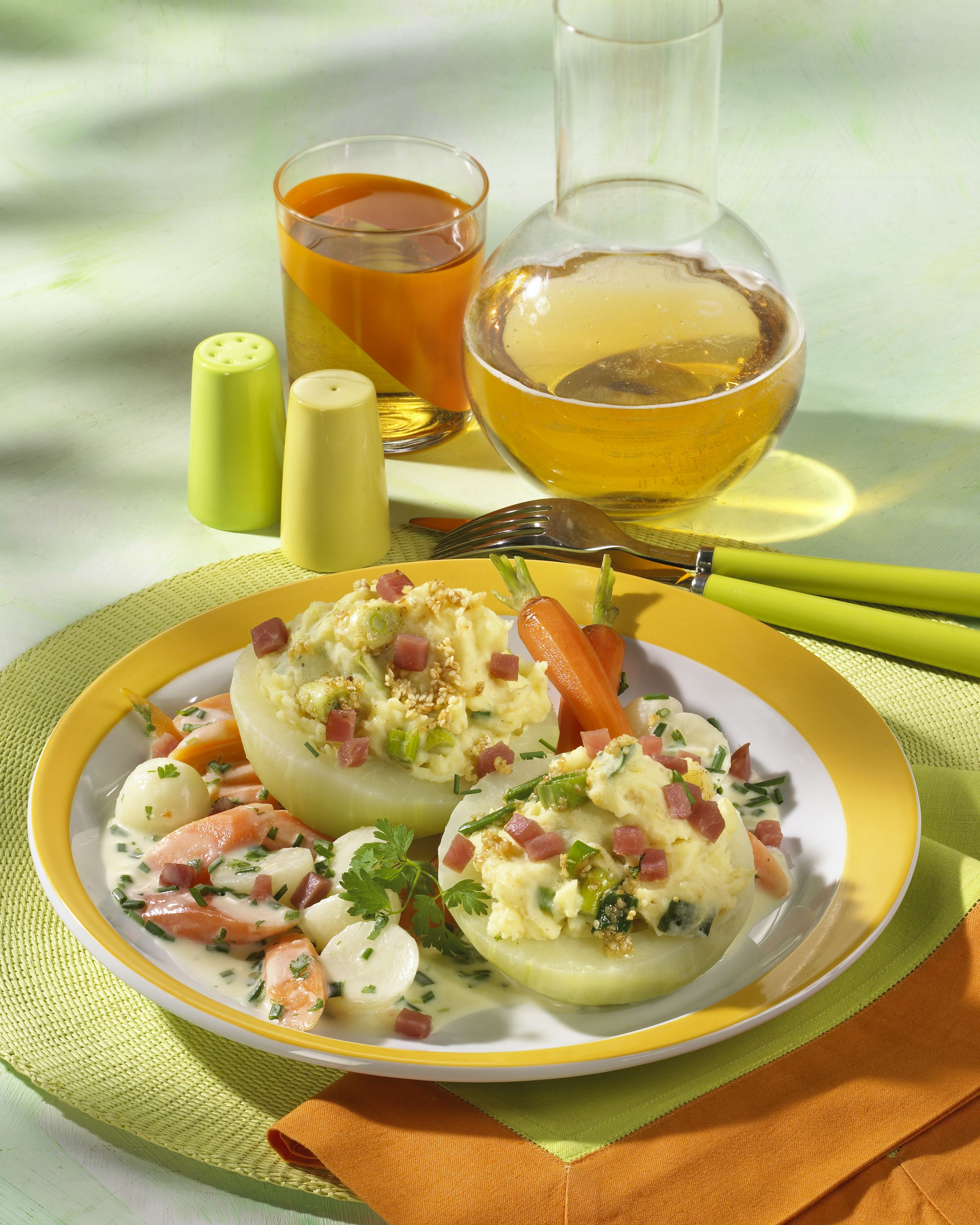 recipe image Gefüllte Kohlrabi mit Sesam-Kartoffelpüree