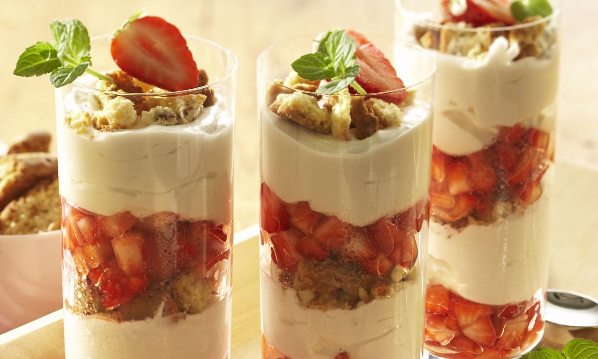 recipe image Mokkacreme mit Erdbeeren