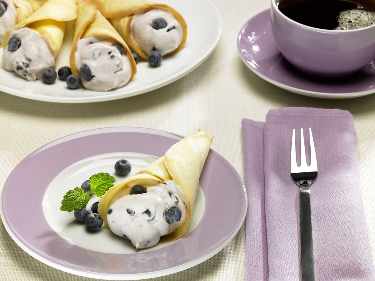 recipe image Gebäcktüten mit Heidelbeercreme