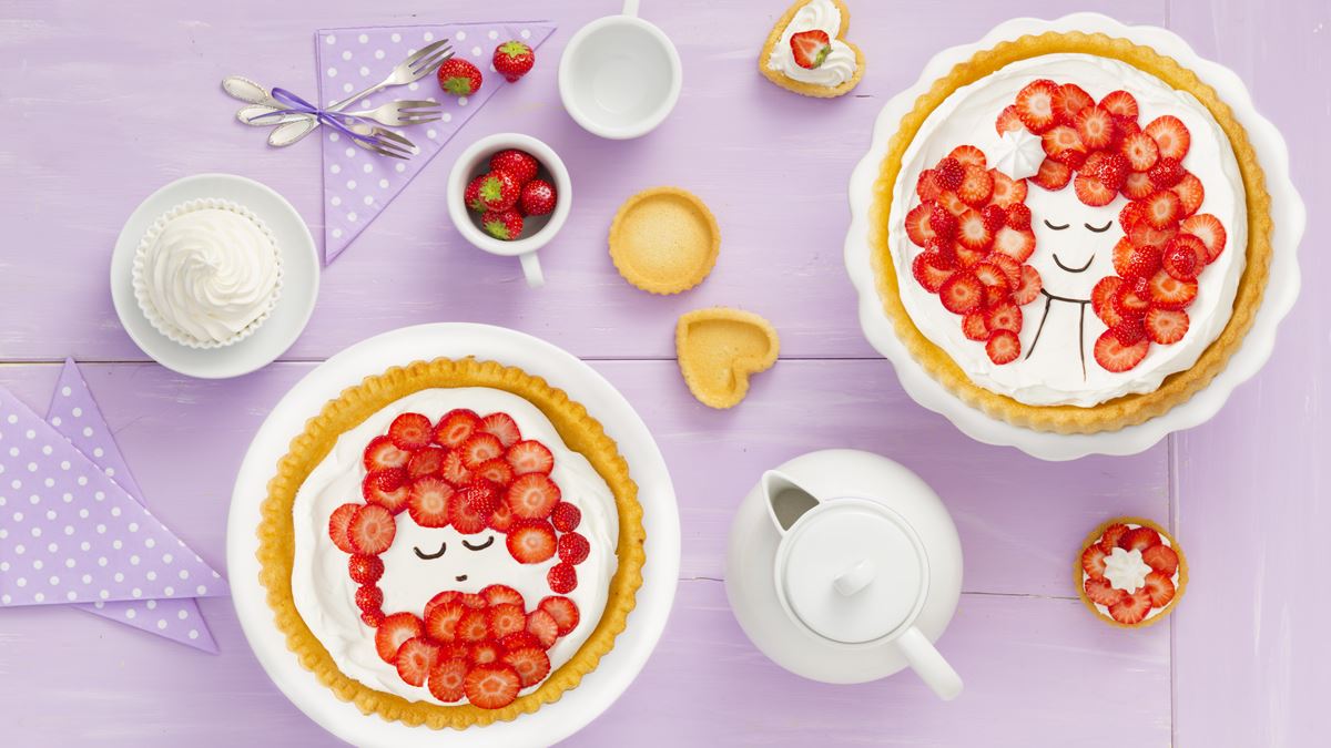 recipe image Porträt-Torte mit Erdbeeren