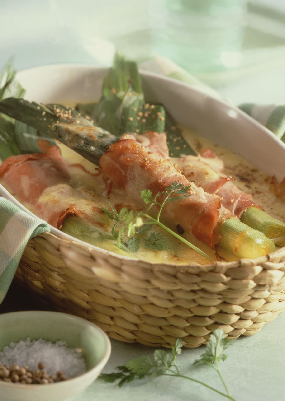 recipe image Gratinierter Porree mit Kräutersauce