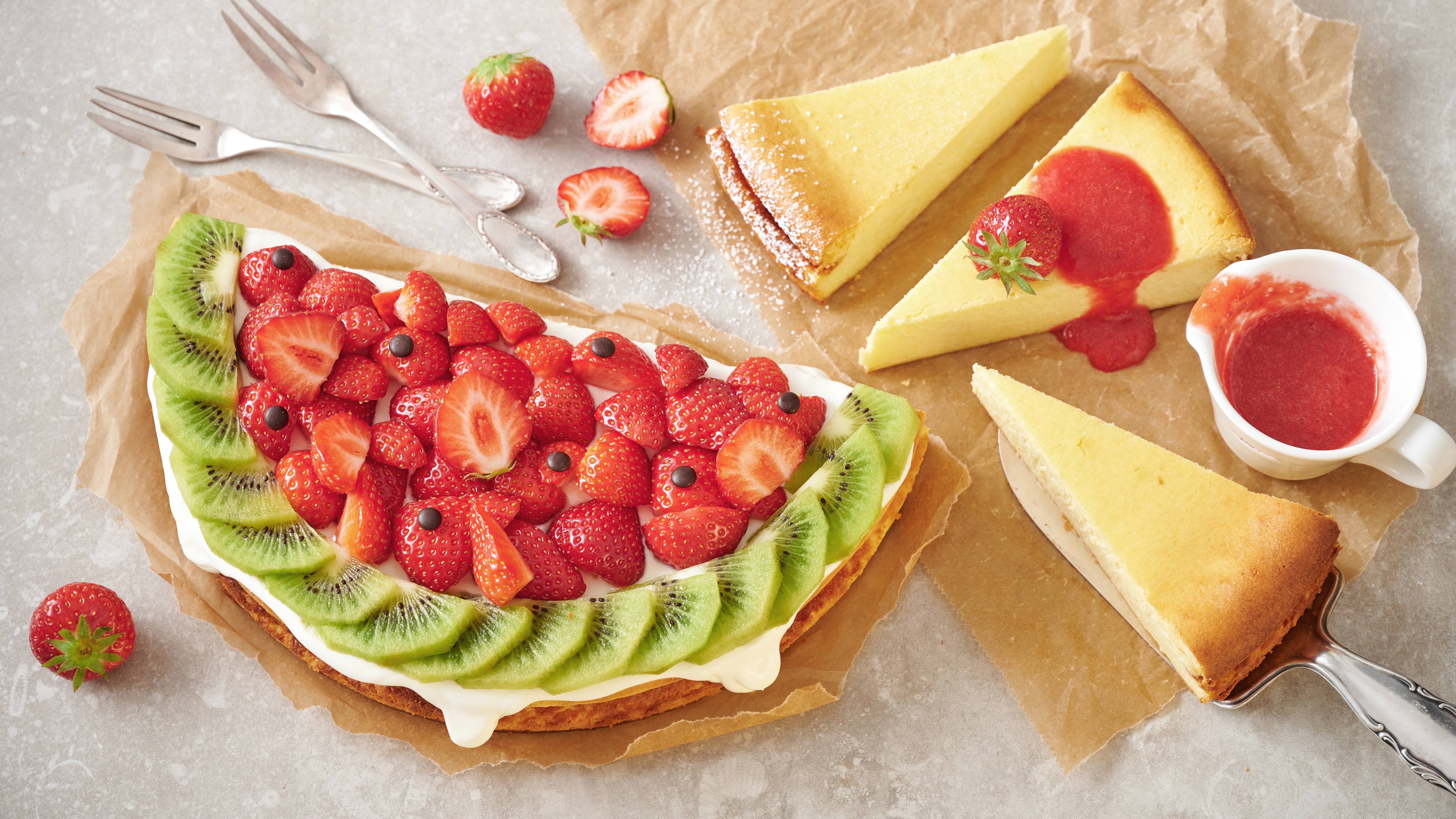 Käsekuchen mit Erdbeeren