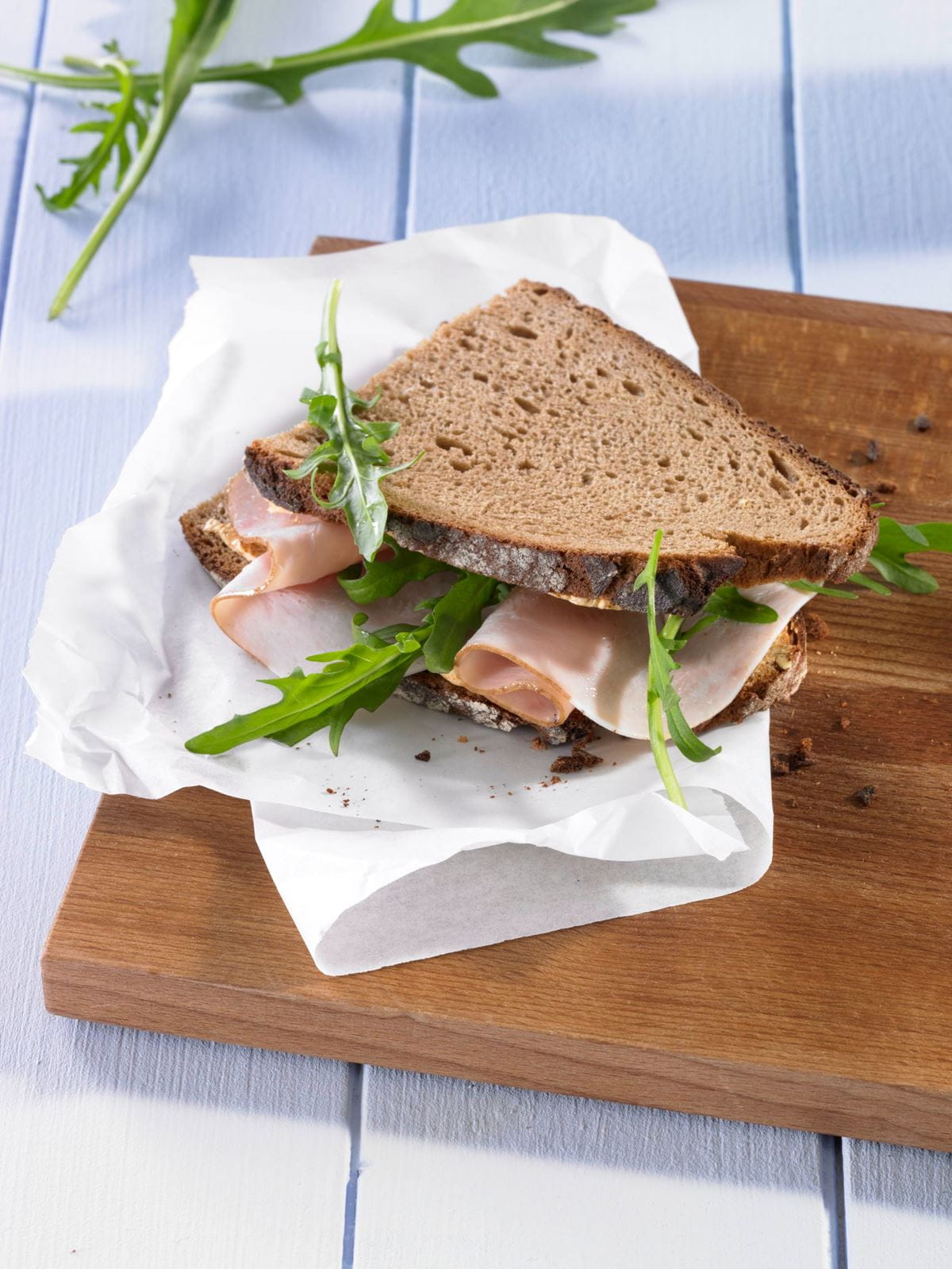 recipe image Bauernbrot mit Paprika-Rama und Putenbrust