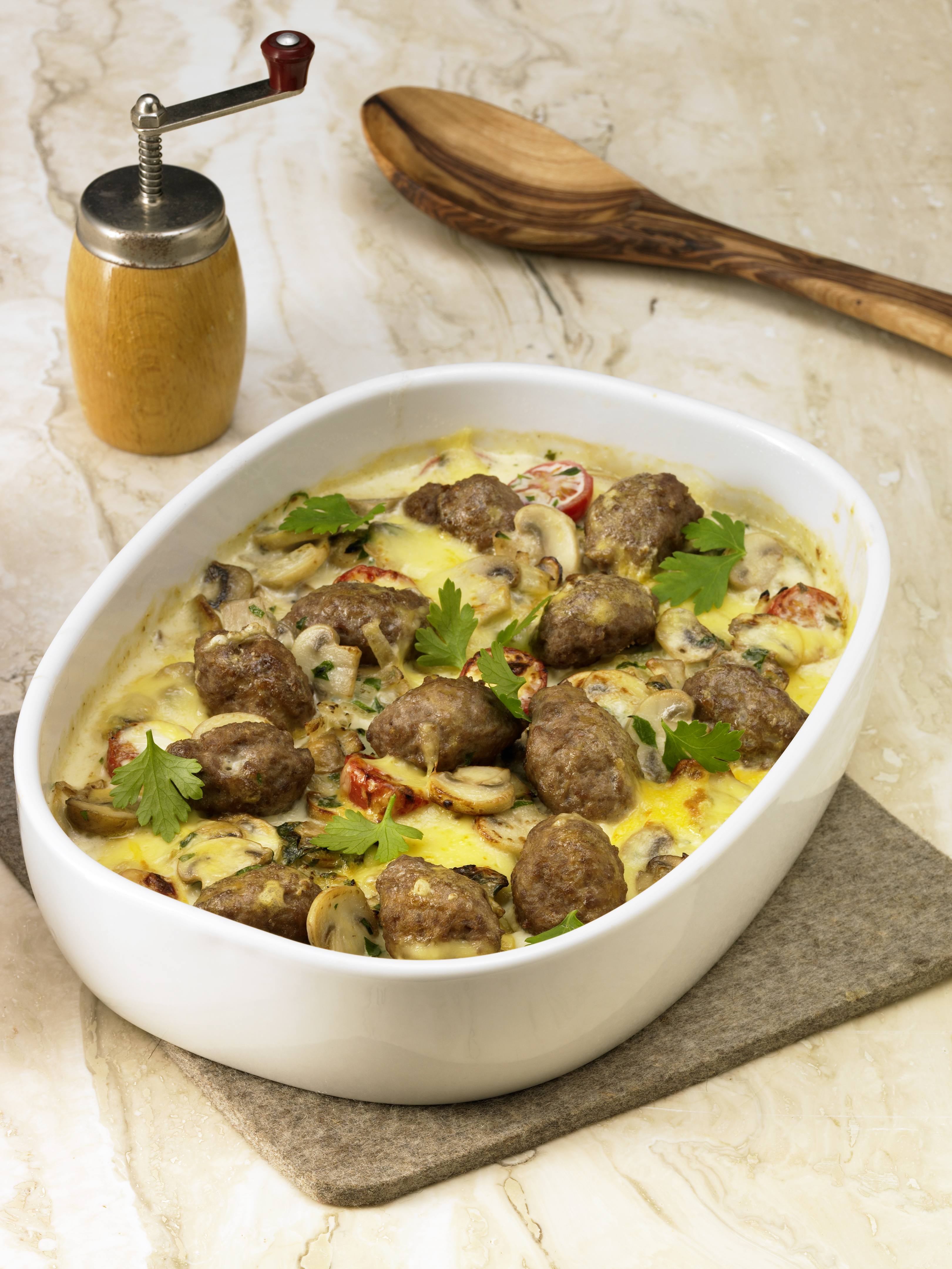 Erdapfel-Champignon-Gratin mit faschierten Bällchen