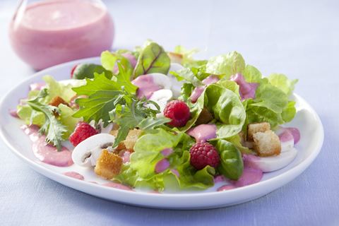 recipe image Grüner Salat mit Cremefine Himbeerdressing