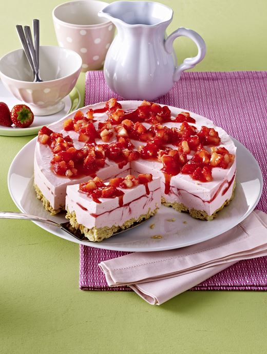 recipe image Erdbeer-Joghurt-Torte