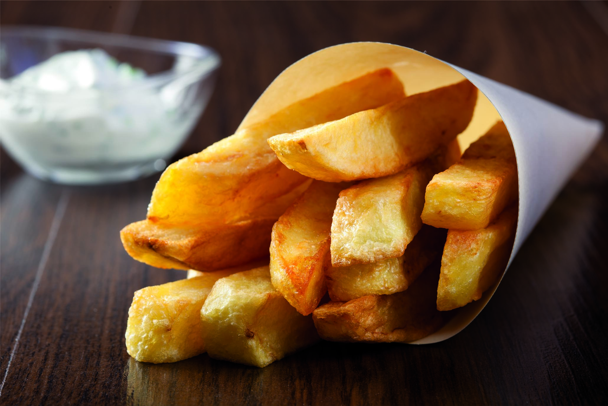 XL-Pfannen-Pommes-frites mit Dip XL-Pfannen-Pommes-frites mit Dip