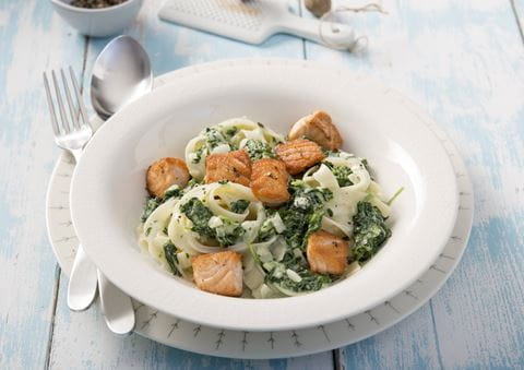 recipe image Pasta mit Lachs und Spinat