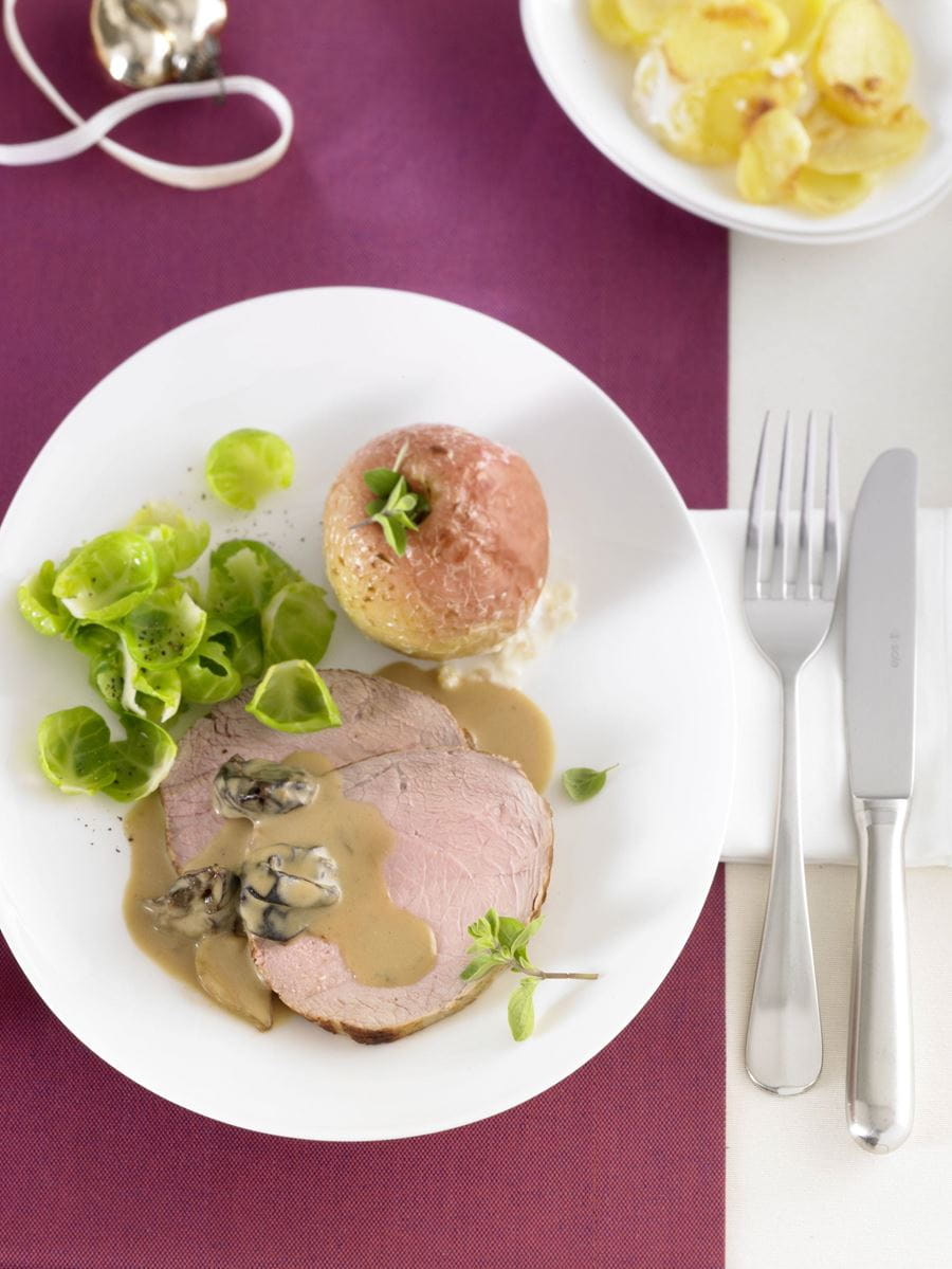 recipe image Geschmorter Kalbsbraten mit getrocknete Pflaumen