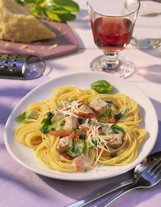 recipe image Spaghetti mit Thunfisch-Tomaten-Creme