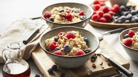 recipe image Porridge mit frischen Beeren