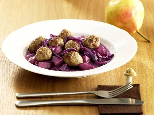 recipe image Bratwurstpfanne mit Rotkohl