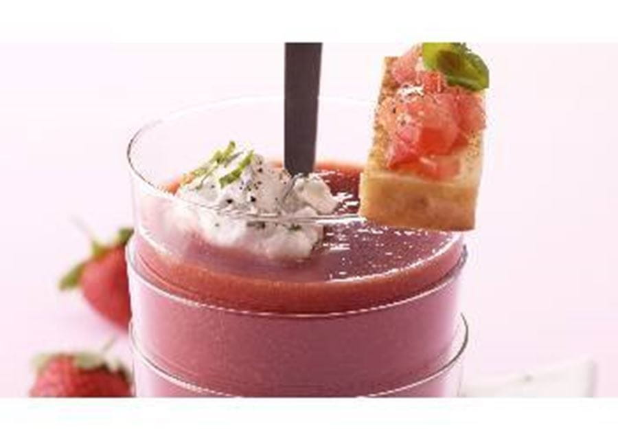 recipe image Gazpacho aus Erdbeeren