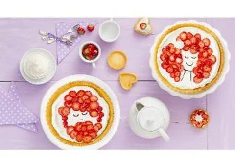 recipe image Porträt-Torte mit Erdbeeren