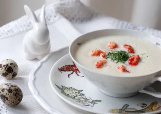 recipe image Kohlrabicremesuppe mit Flusskrebsen