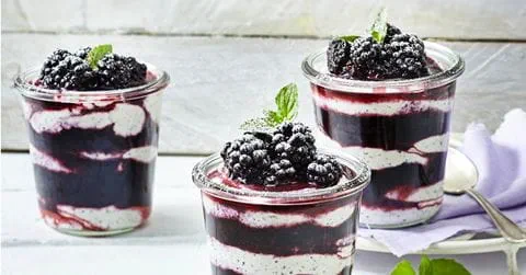 recipe image Mohn-Mascarponecreme mit Brombeeren