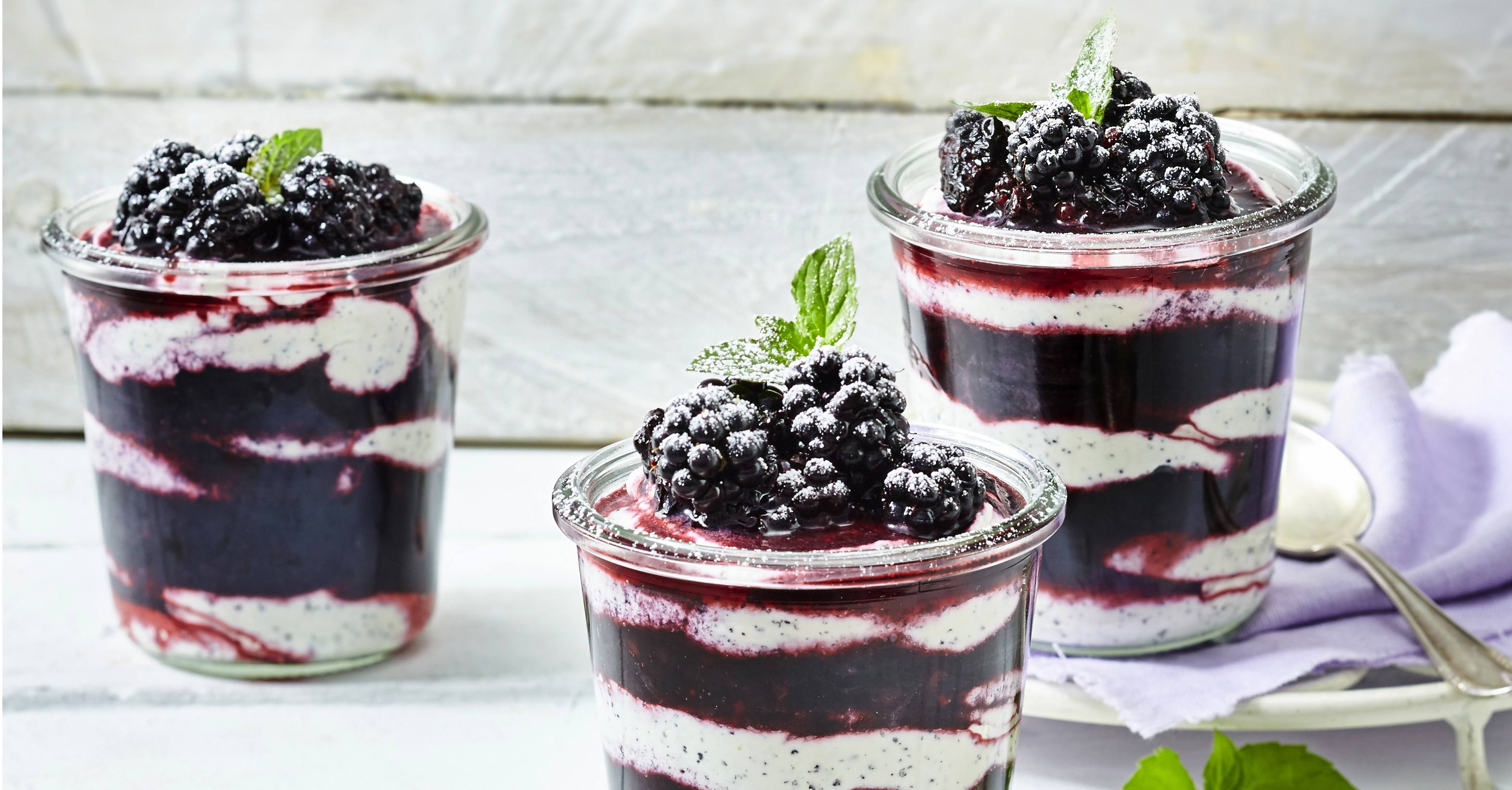 recipe image Mohn-Mascarponecreme mit Brombeeren