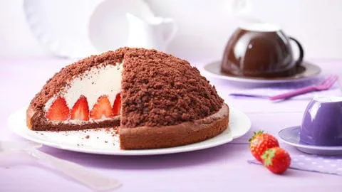 recipe image Maulwurfkuchen mit Erdbeeren