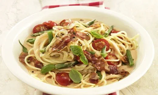 recipe image Pasta mit Cherrytomaten, grünen Bohnen und Speck