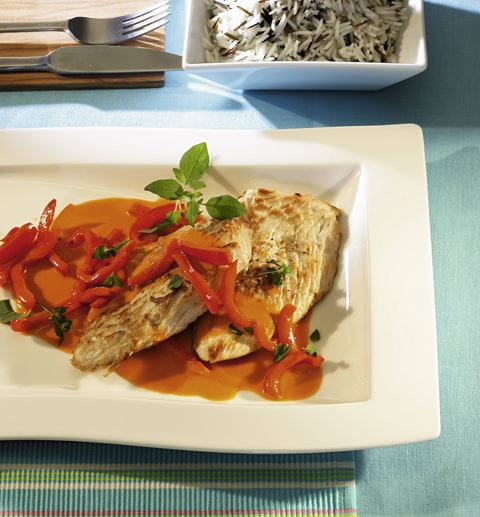 recipe image Kleine Putenschnitzel mit Paprikasauce