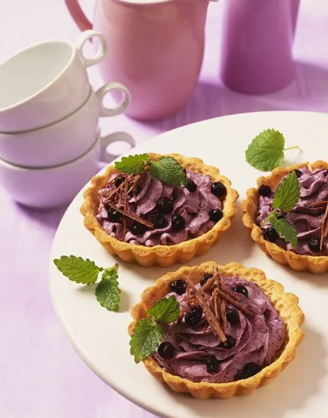 recipe image Mürbeteigtörtchen mit Heidelbeercreme