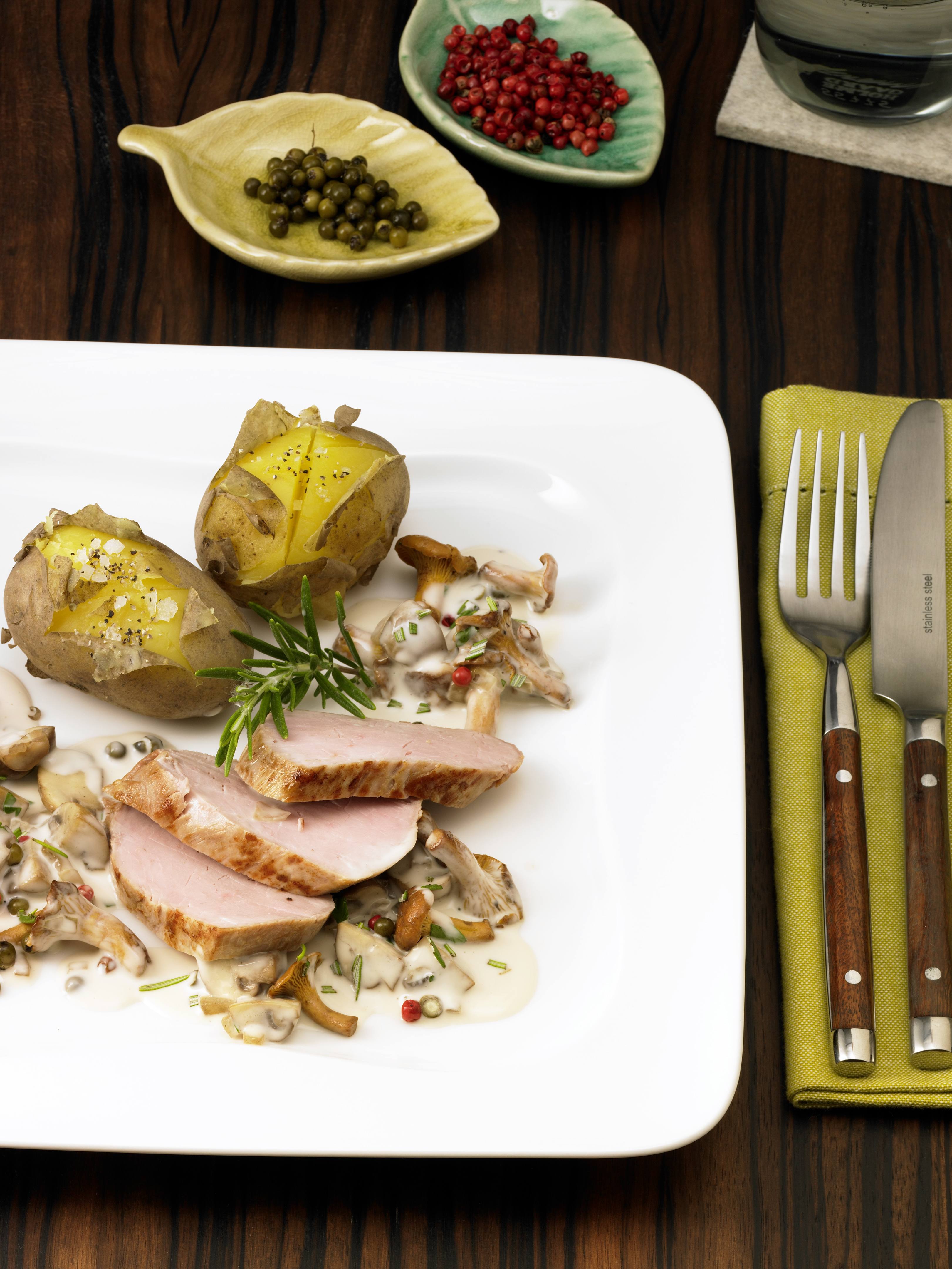 Schweinefilet mit Pilzen und Cremesoße | Rama Schweinefilet mit Pilzen und Cremesoße | Rama