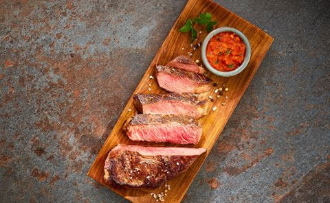 recipe image Rumpsteak mit pikanter Paprika-Salsa