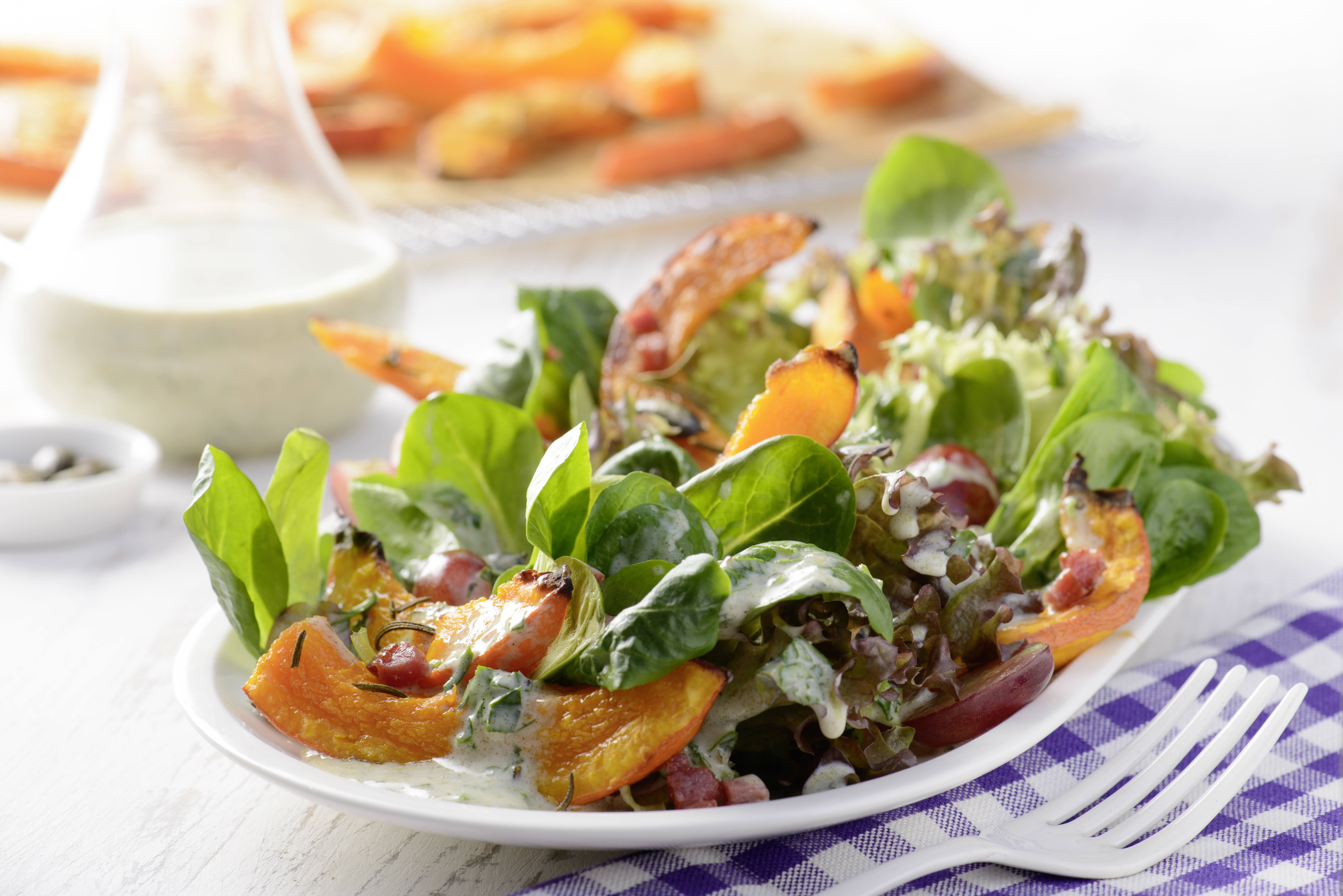 recipe image Kürbisspalten auf Herbstsalat