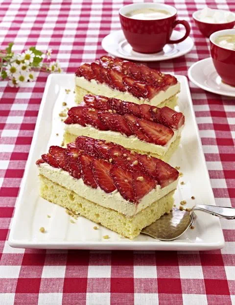 recipe image Erdbeerschnitten mit Vanillecreme