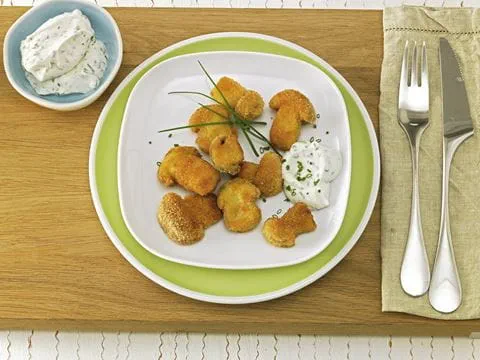 recipe image Gebackene Steinpilze mit Kräuterdip