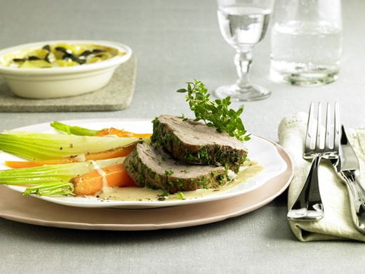 recipe image Rinderfilet im Kräutermantel