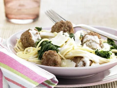 recipe image Spinat Spaghetti mit Hackbällchen