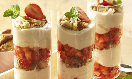 recipe image Mokkacreme mit Erdbeeren