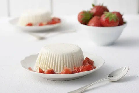 recipe image Erdbeer-Eistörtchen