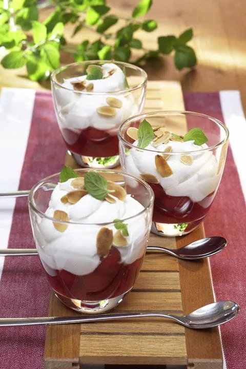 recipe image Kirschen  mit Marzipanschaum