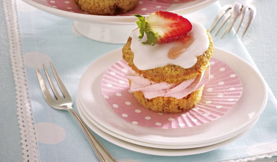 recipe image Erdbeer-Crisp-Cookie-Muffins