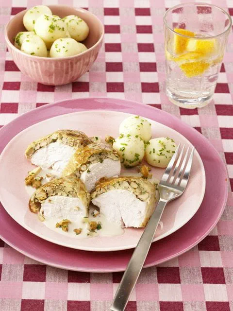 recipe image Mit Pfifferlingen gefüllte Hähnchenbrust