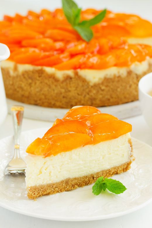 recipe image Sütés nélküli barackos túrótorta