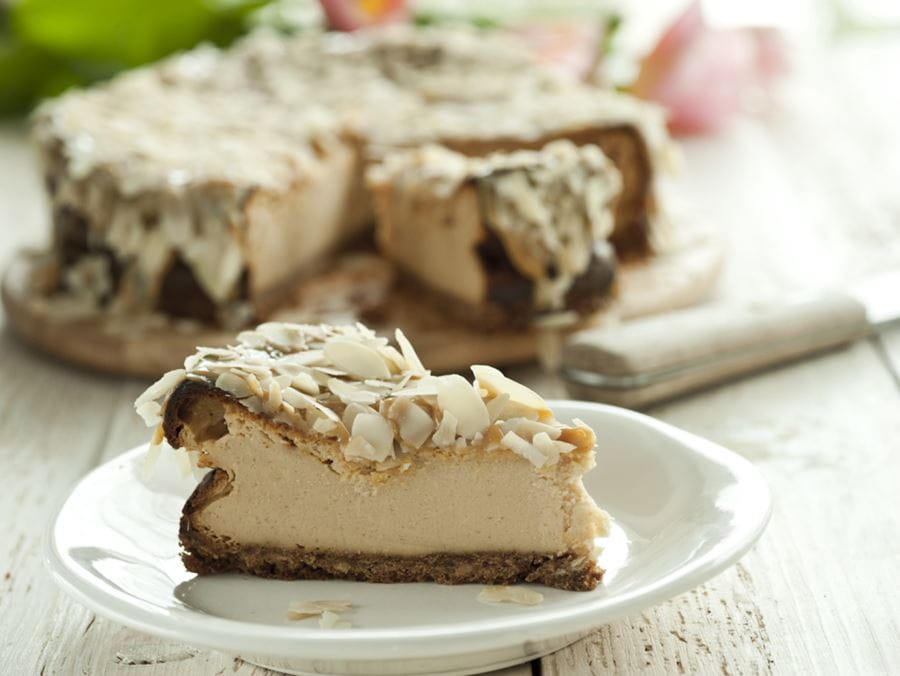 recipe image Cheesecake cu caramel si migdale
