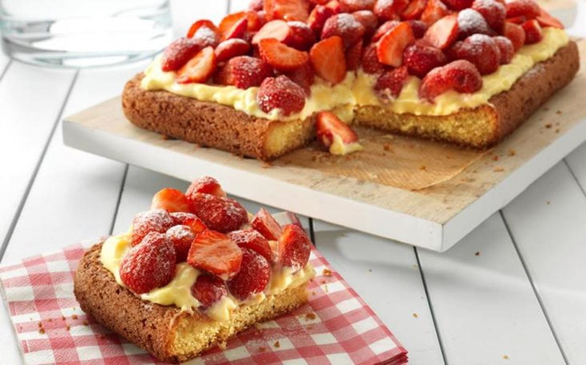 Tarta Cu Capsuni Si Crema De Vanilie