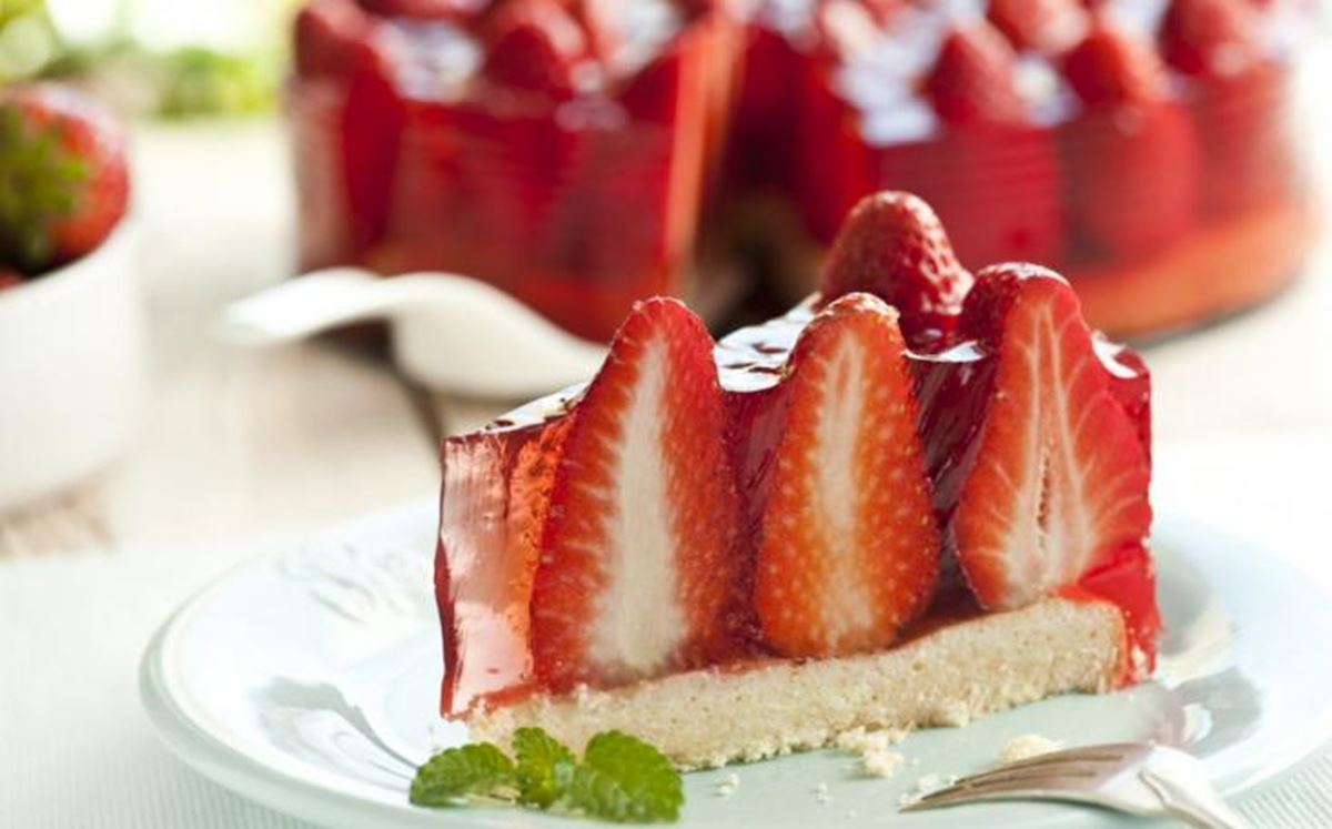 recipe image Tort de vara cu capsuni