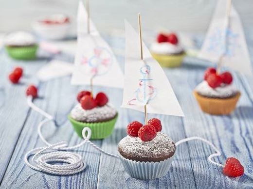 recipe image Malinovi kolački (cupcakes) v obliki ladjic