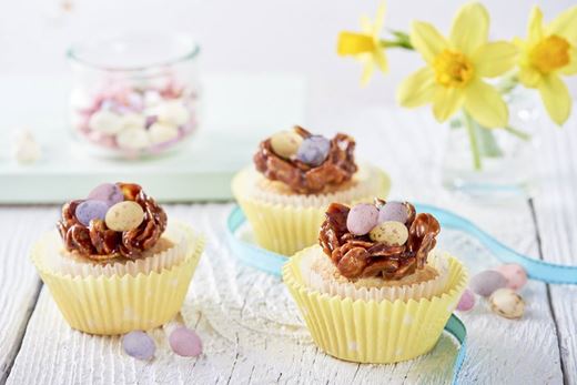 recipe image Čokoladna gnezda - cupcakes