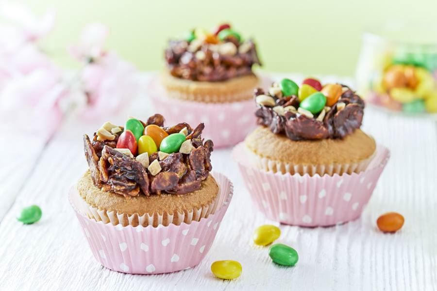 recipe image Velikonočna gneza - karamelni cupcakes z oreščki